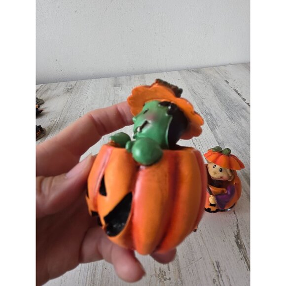 Vintage pumpkin bobblehead witch Dracula village Jack O'Lantern Halloween decor - Picture 3 of 11